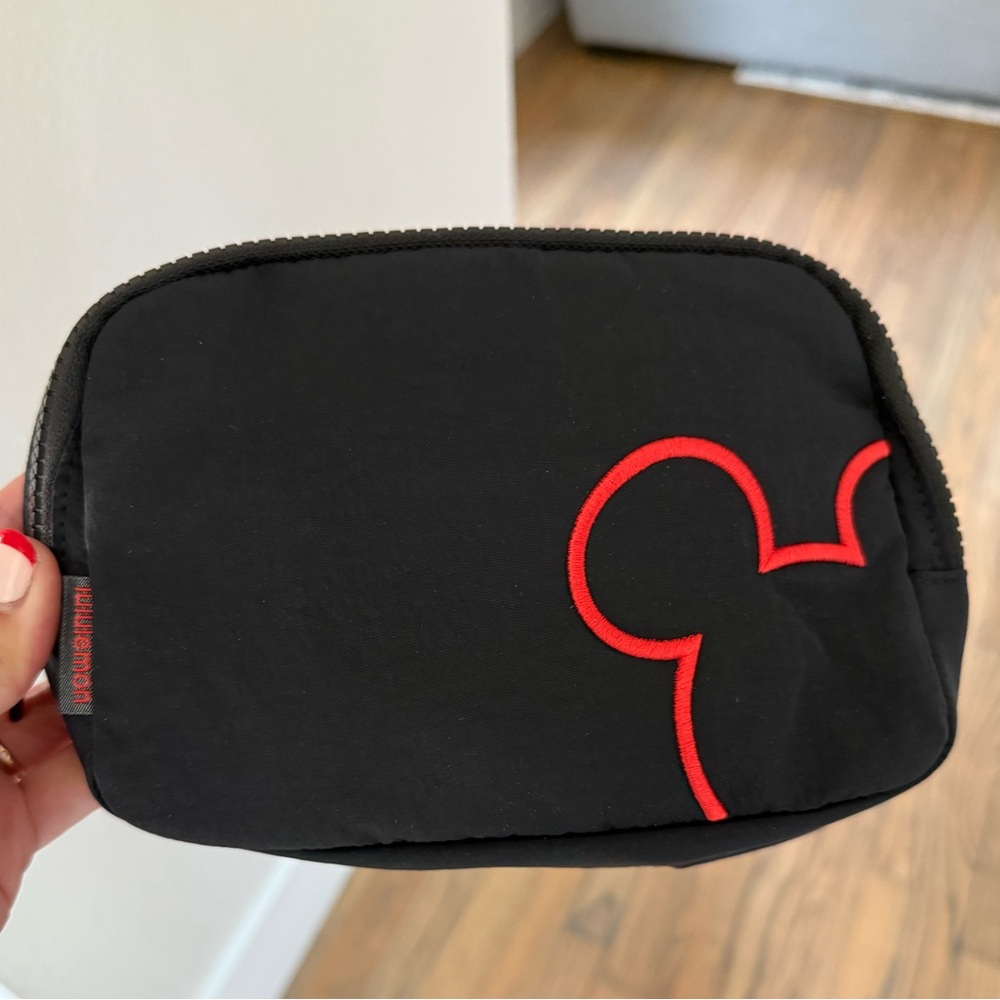 Disney x lululemon
Everywhere Belt Bag 1L Mickey and Logo Print